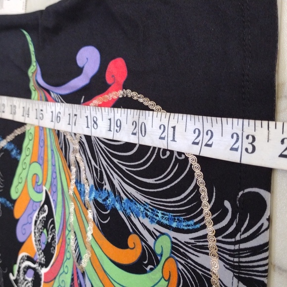 Peter NYGARD Tee shirt. - Picture 6 of 10